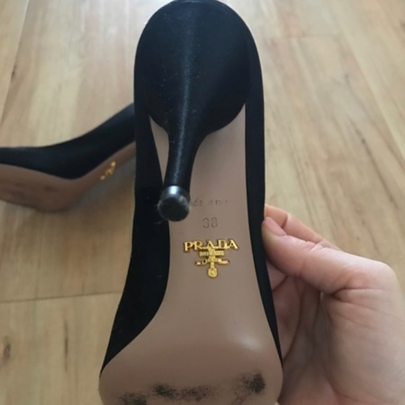 Prada black satin sumps - Picture 2 of 6